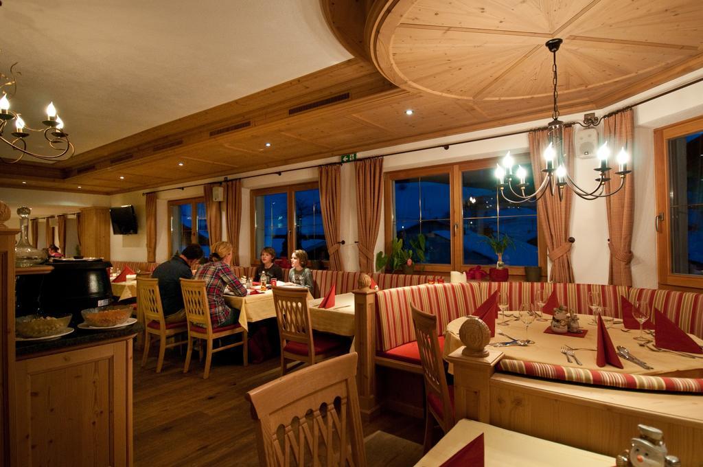 Gasthof Alpenblick Tobadill Buitenkant foto